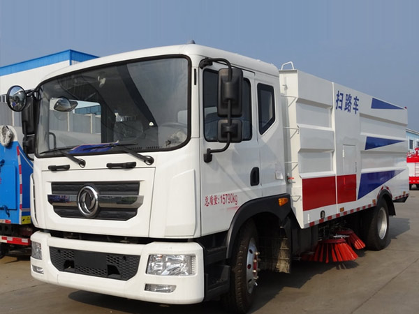 東風多利卡D9掃路車