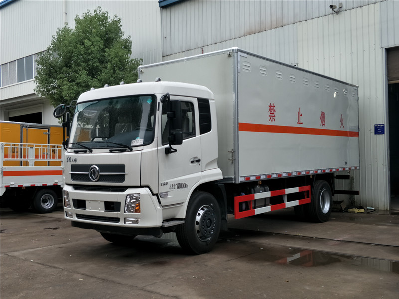 東風(fēng)天錦爆破器材運輸車