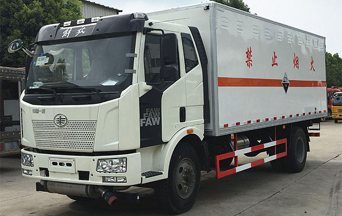 解放爆破器材運(yùn)輸車