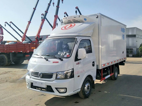 東風途逸小型冷藏車