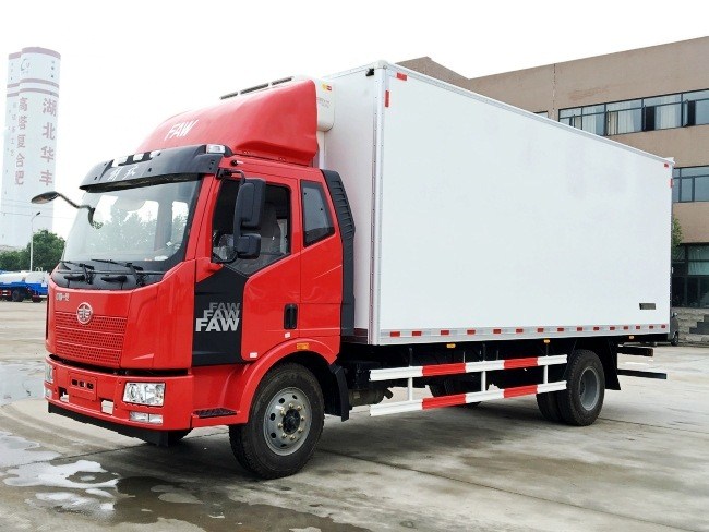 解放J6冷藏車-廂長(zhǎng)7.6米