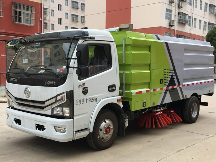 國六多利卡D7掃路車