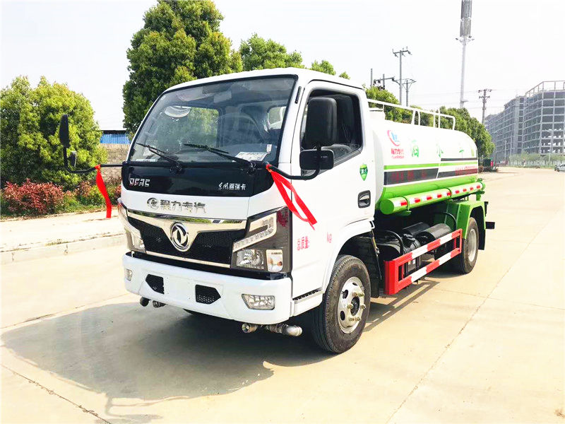 國(guó)六東風(fēng)福瑞卡5方灑水車