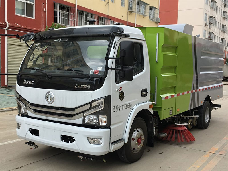 多功能灑水掃路車經濟適實用備受用戶青睞