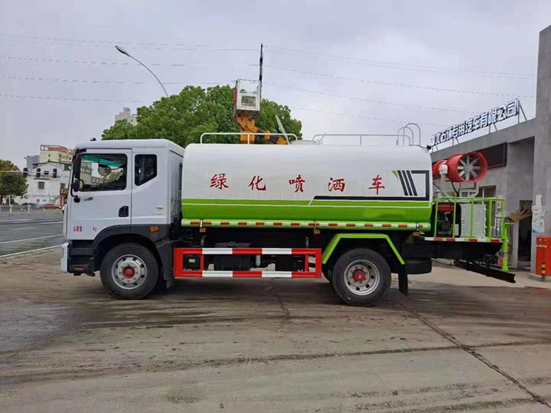 東風D9灑水車廠家現車優惠推薦